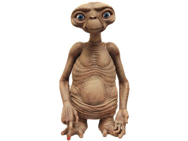 Illustration for article titled This life-size E.T. puppet is the creepiest thing that has ever existed